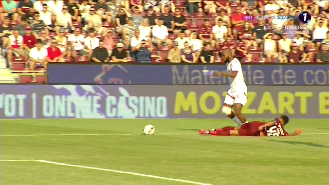 CFR Cluj - Dinamo a început cu o fază controversată! ”Câinii” au cerut un penalty_12