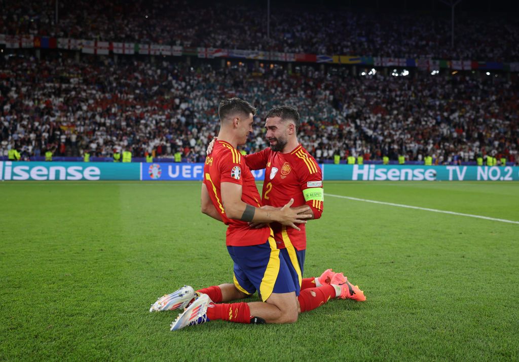 Lacrimile veteranilor + energia tinerilor! Cele mai spectaculoase imagini de la festivitatea de premiere de la EURO 2024_6