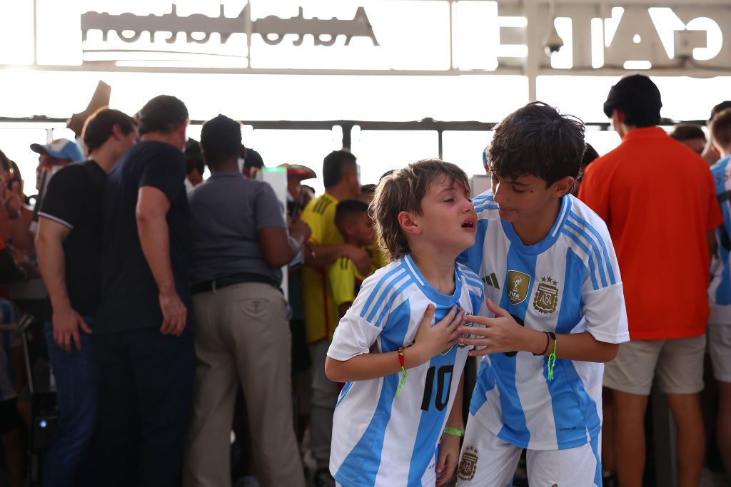 UPDATE | Start amânat la finala Copa America, din cauza incidentelor violente. Fanii au încercat să intre prin gurile de ventilație_7