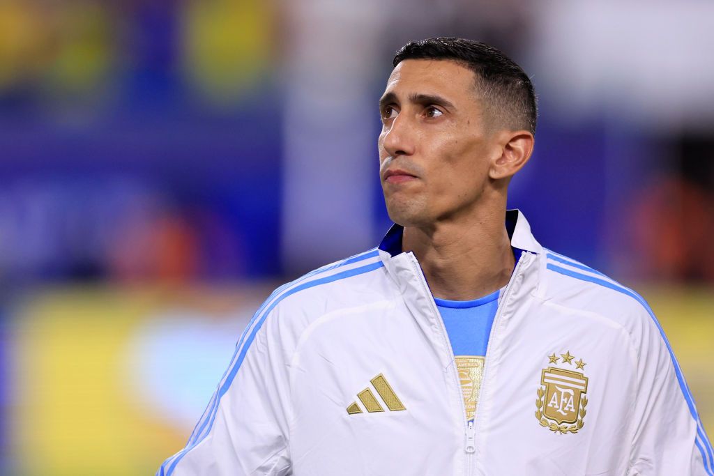 Momente emoționante la finala Copa America! Mingea a fost adusă de fetele lui Angel Di Maria, care a jucat ultimul meci pentru Argentina_1