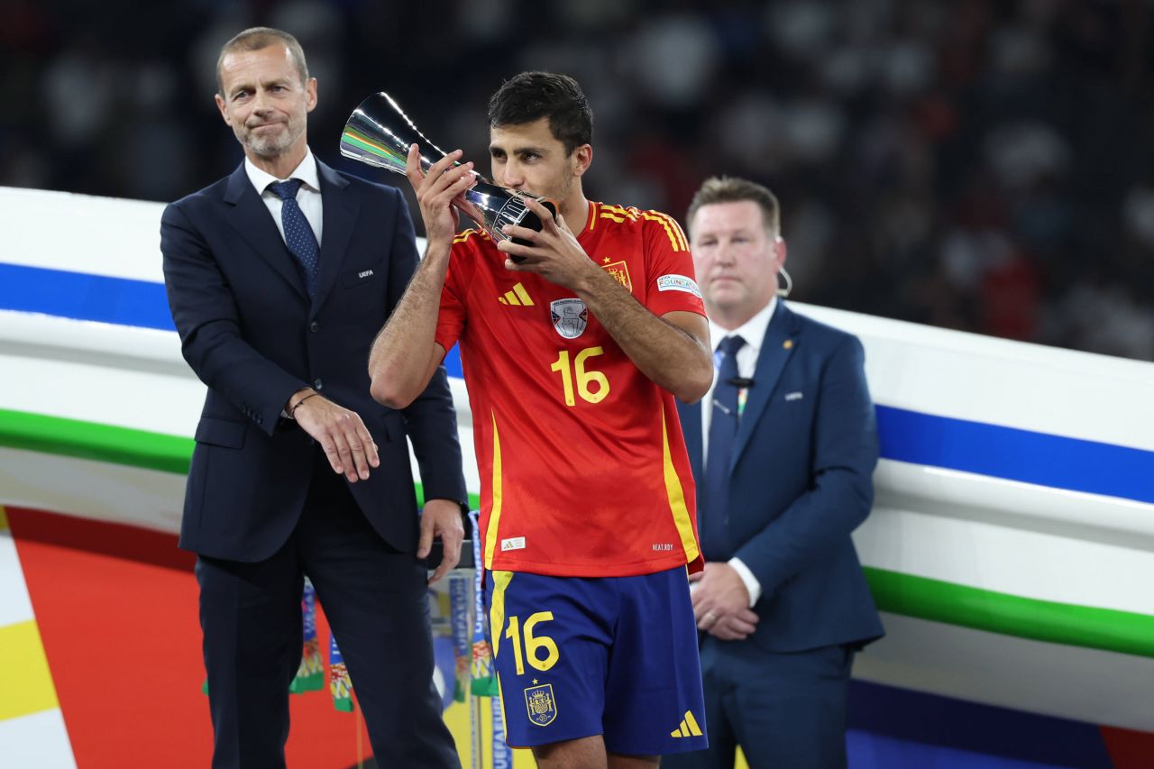 De ce a fost desemnat Rodri cel mai bun jucător de la EURO 2024 și cine l-a ales MVP pe mijlocașul spaniol_1