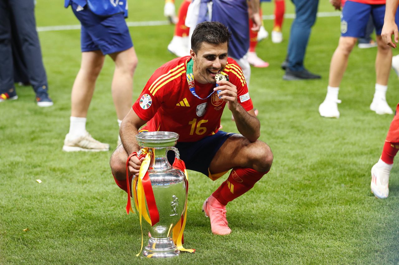 De ce a fost desemnat Rodri cel mai bun jucător de la EURO 2024 și cine l-a ales MVP pe mijlocașul spaniol_2