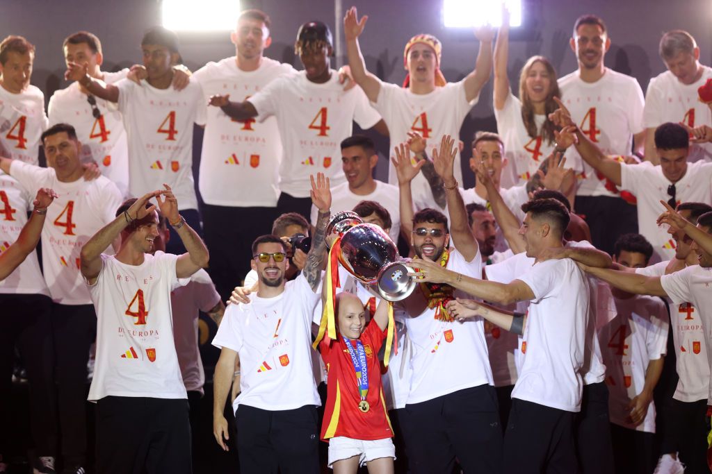 Nebunie la Madrid! Furia Roja a sărbătorit cu zeci de mii de fani trofeul câștigat la EURO 2024_15