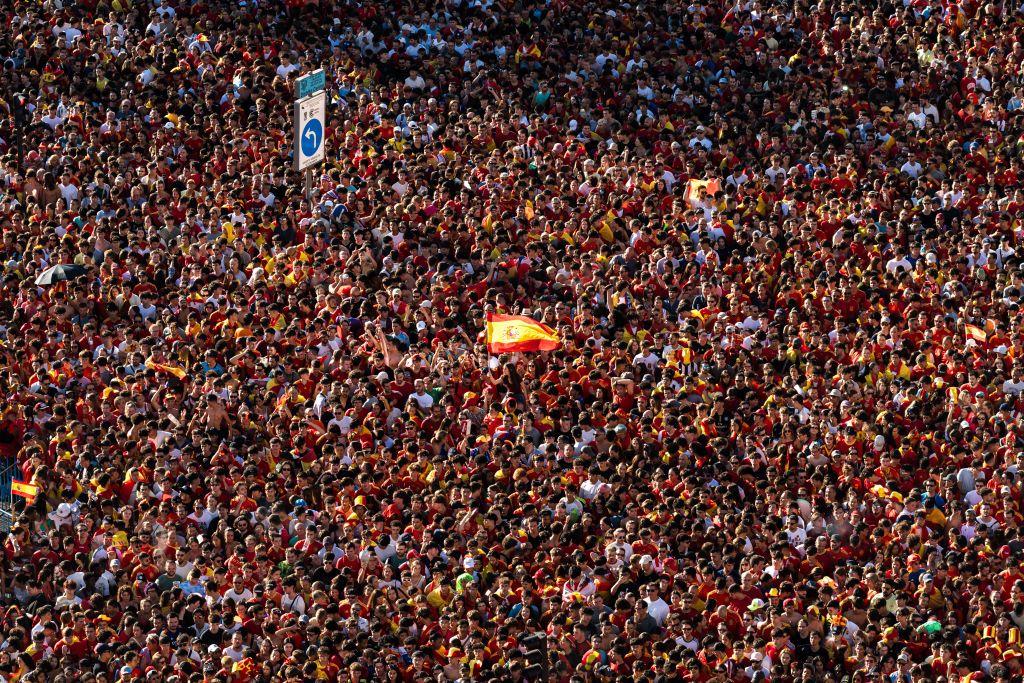 Nebunie la Madrid! Furia Roja a sărbătorit cu zeci de mii de fani trofeul câștigat la EURO 2024_26