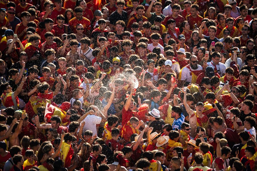 Nebunie la Madrid! Furia Roja a sărbătorit cu zeci de mii de fani trofeul câștigat la EURO 2024_31