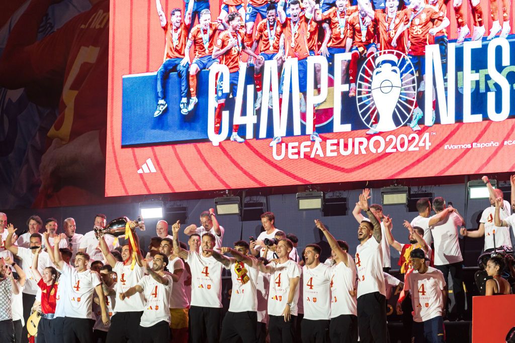 Nebunie la Madrid! Furia Roja a sărbătorit cu zeci de mii de fani trofeul câștigat la EURO 2024_38