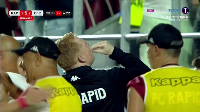 Neil Lennon nu s-a mai abținut. Gesturile făcute după ce Rapid a egalat-o pe CFR Cluj la ultima fază_4