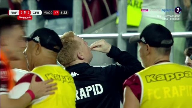 Neil Lennon nu s-a mai abținut. Gesturile făcute după ce Rapid a egalat-o pe CFR Cluj la ultima fază_5