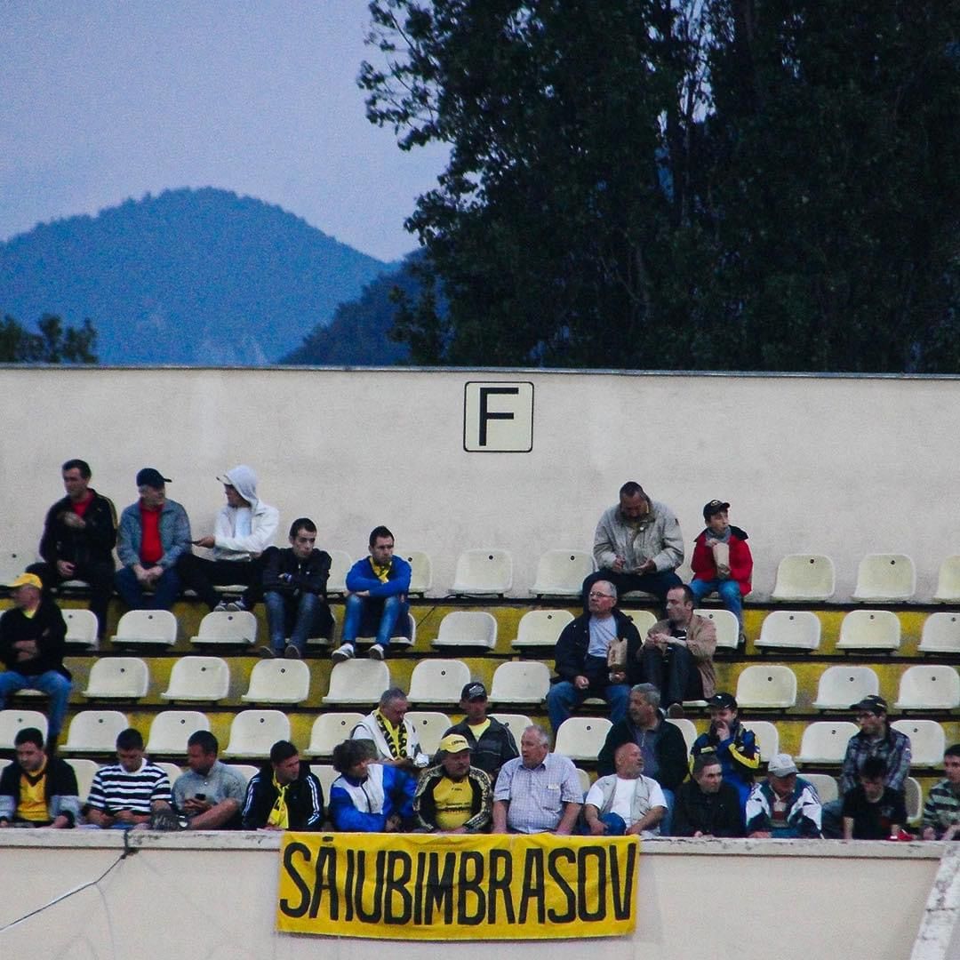 Imagini dezolante. Un stadion simbolic al României se dezintegrează în așteptarea renovării_14