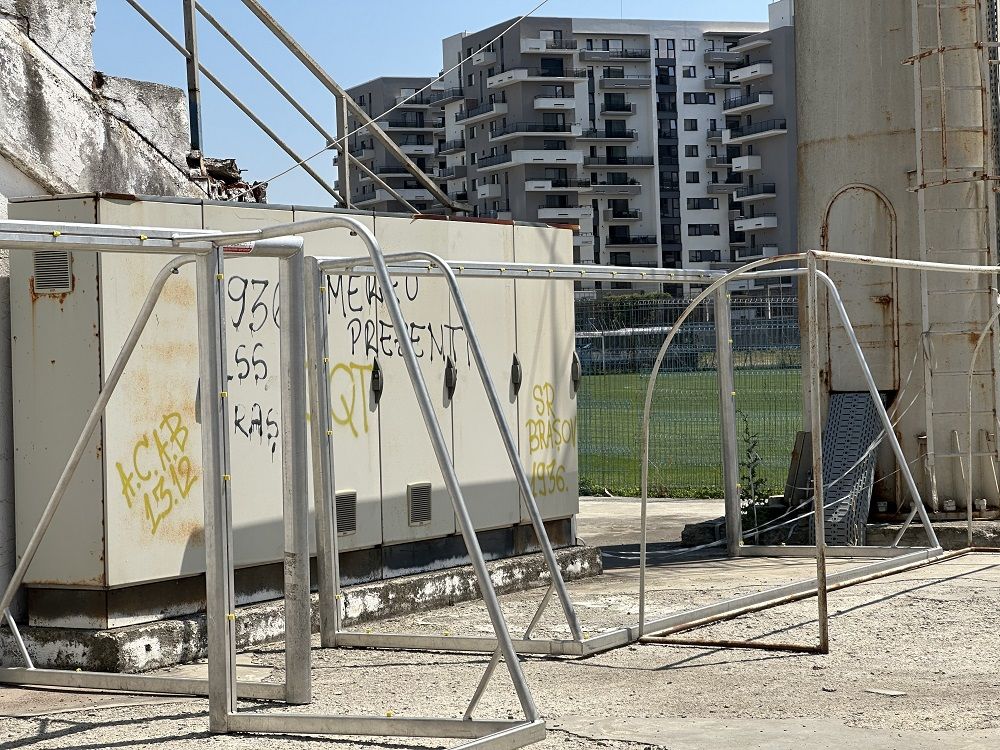 Imagini dezolante. Un stadion simbolic al României se dezintegrează în așteptarea renovării_22