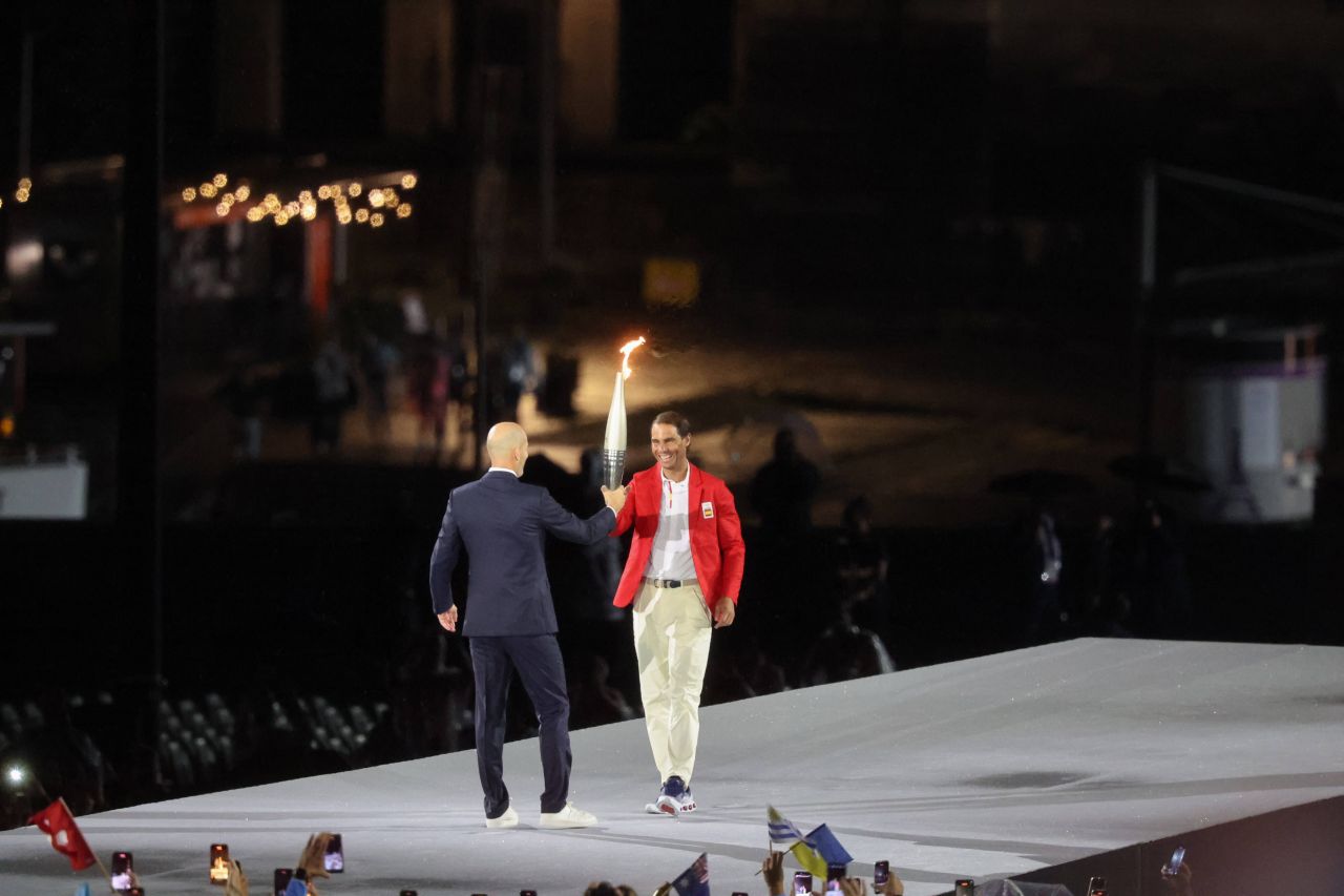 Ce scriu spaniolii de la Marca după ce au văzut-o pe Nadia Comăneci lângă Rafael Nadal la ceremonia de deschidere de la Paris 2024_6