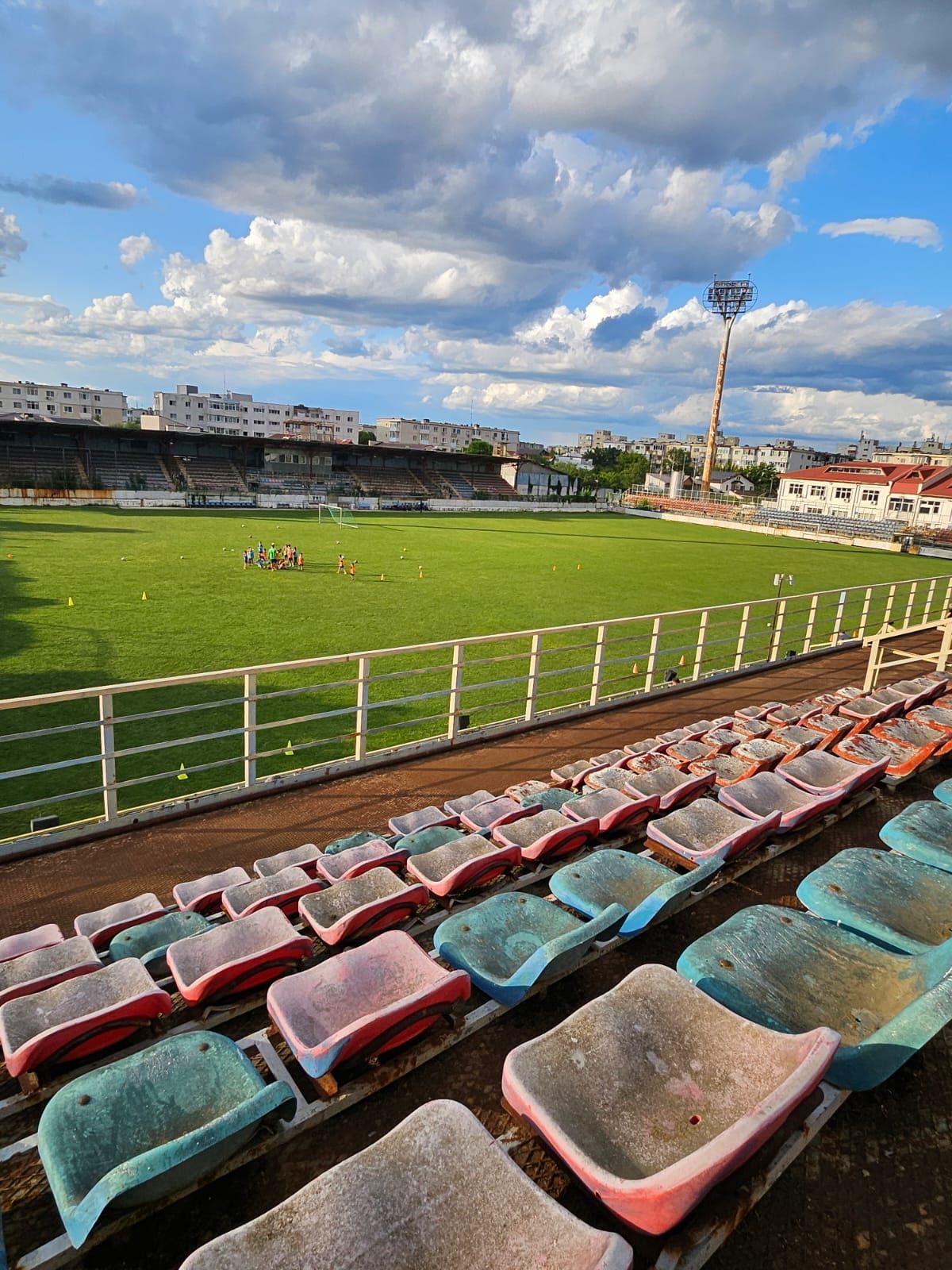 Atunci și acum! Cum arată stadionul Astra din Ploiești, unde Constantin Budescu dădea gol din parcare_15