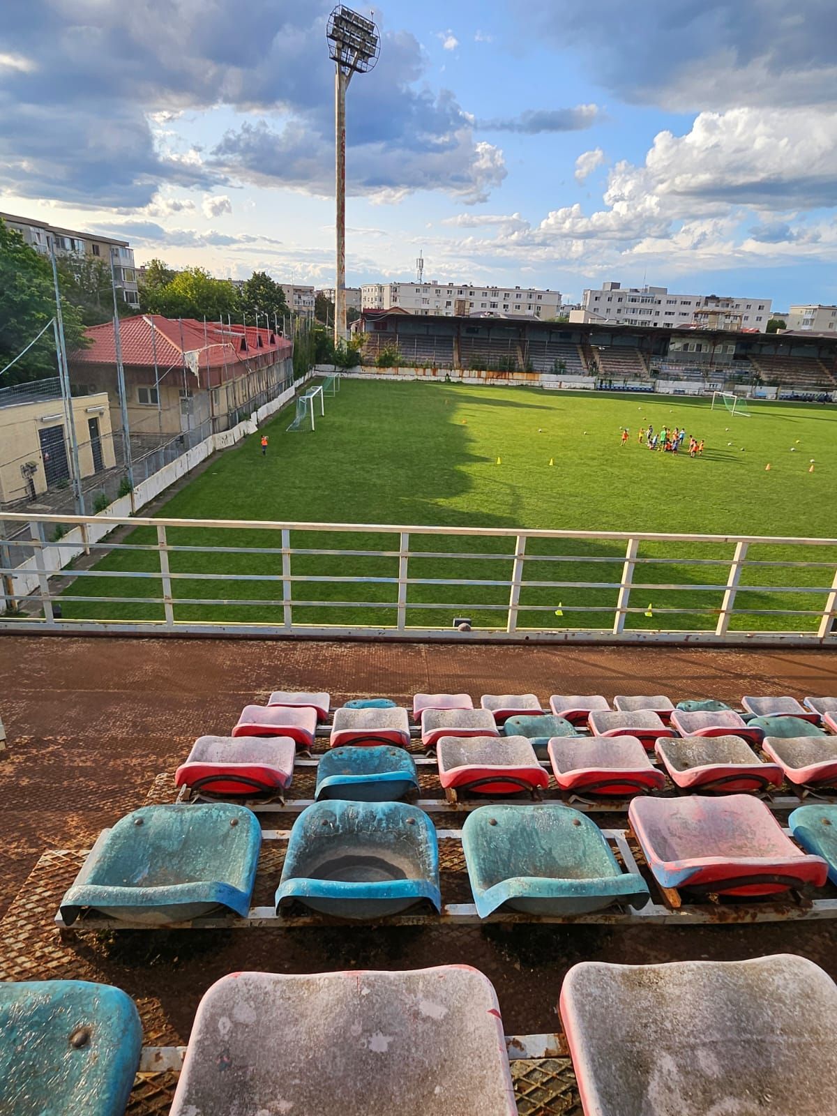 Atunci și acum! Cum arată stadionul Astra din Ploiești, unde Constantin Budescu dădea gol din parcare_17