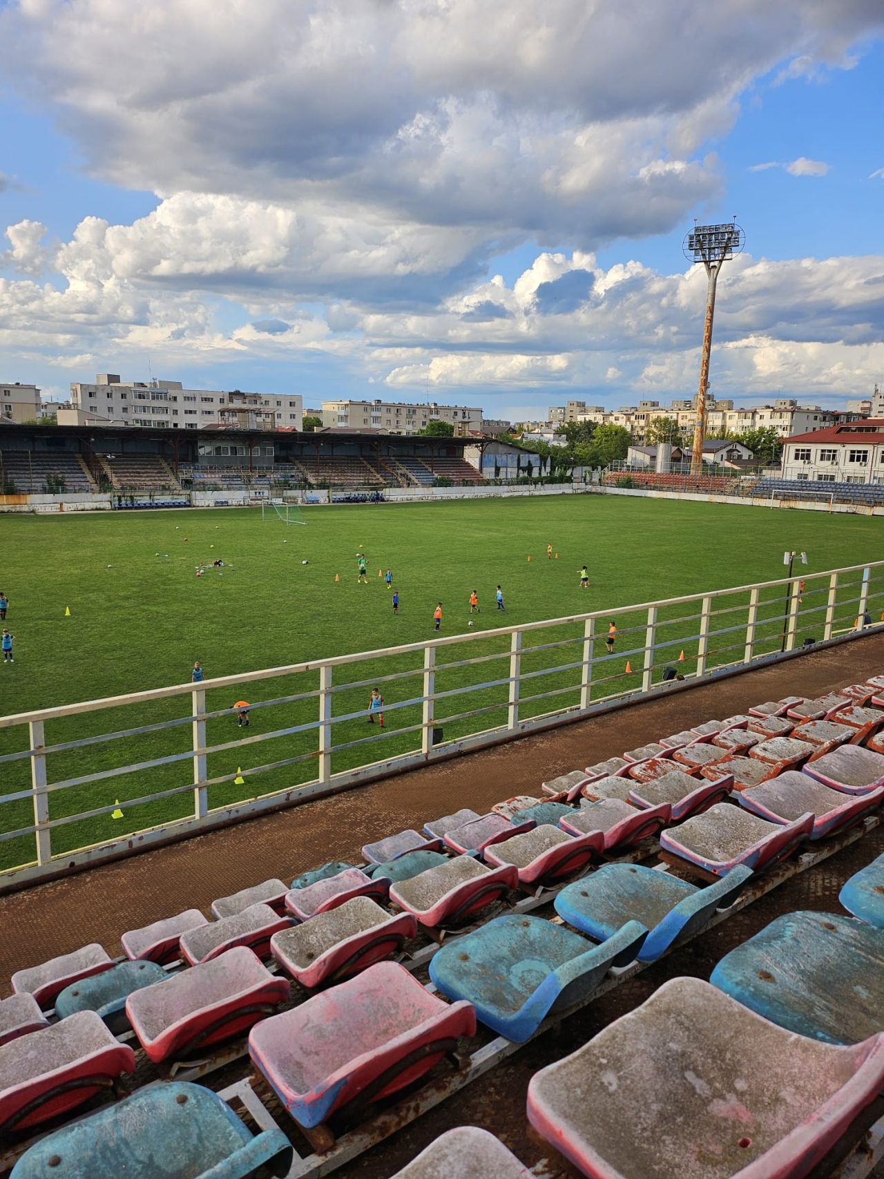 Atunci și acum! Cum arată stadionul Astra din Ploiești, unde Constantin Budescu dădea gol din parcare_24