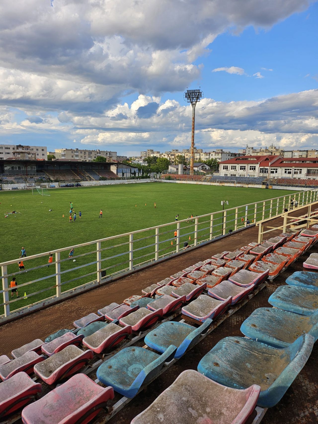 Atunci și acum! Cum arată stadionul Astra din Ploiești, unde Constantin Budescu dădea gol din parcare_27