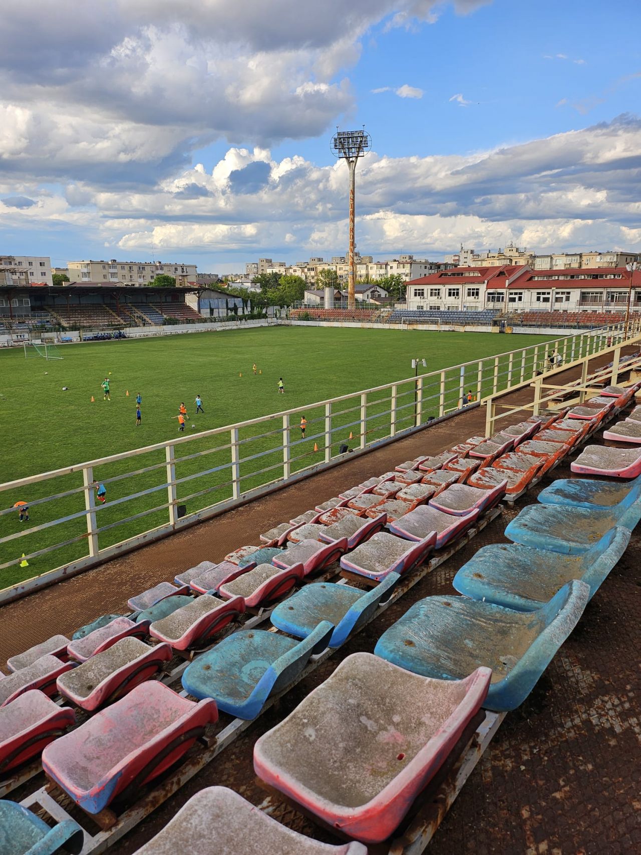 Atunci și acum! Cum arată stadionul Astra din Ploiești, unde Constantin Budescu dădea gol din parcare_28