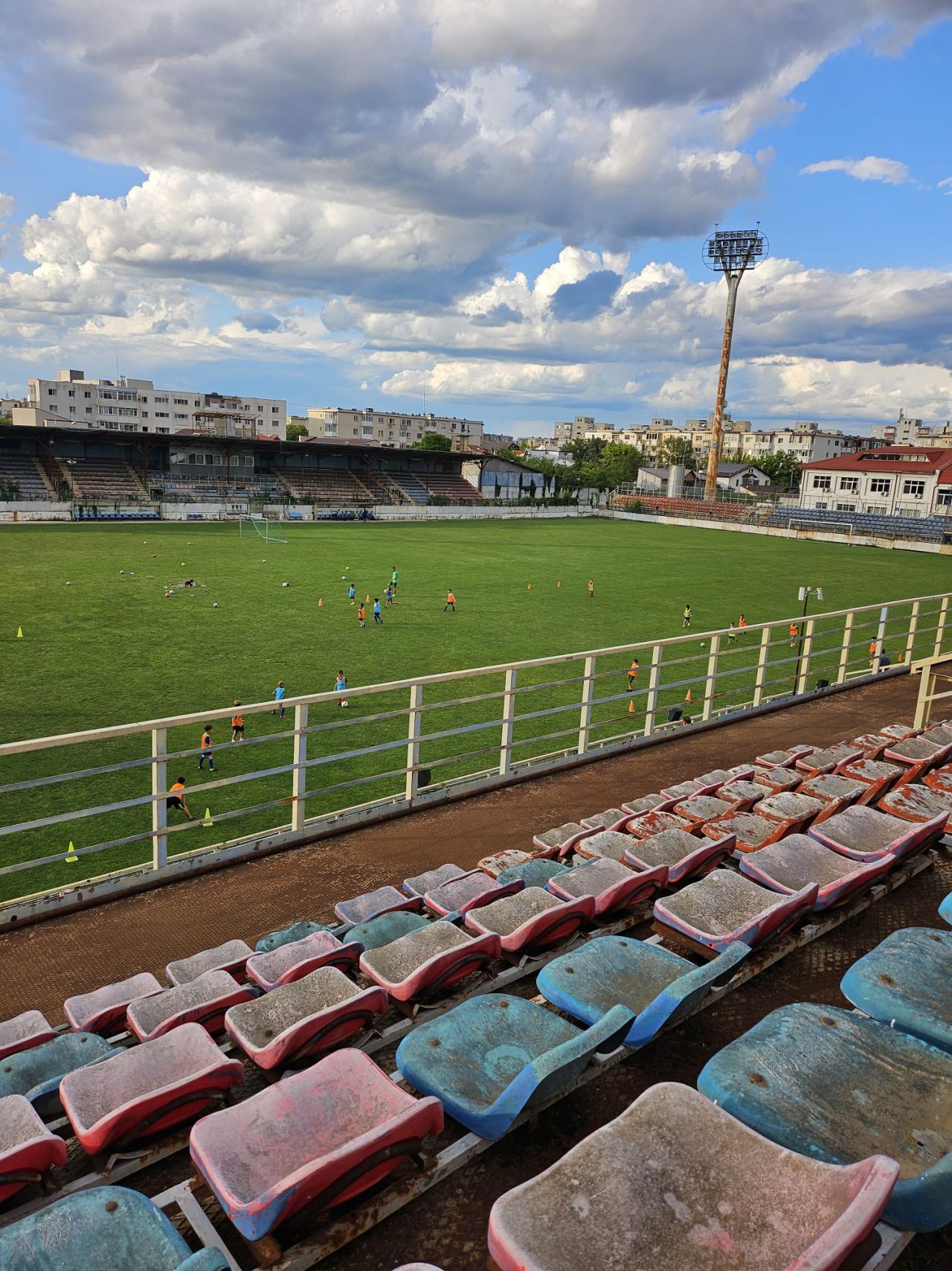 Atunci și acum! Cum arată stadionul Astra din Ploiești, unde Constantin Budescu dădea gol din parcare_30