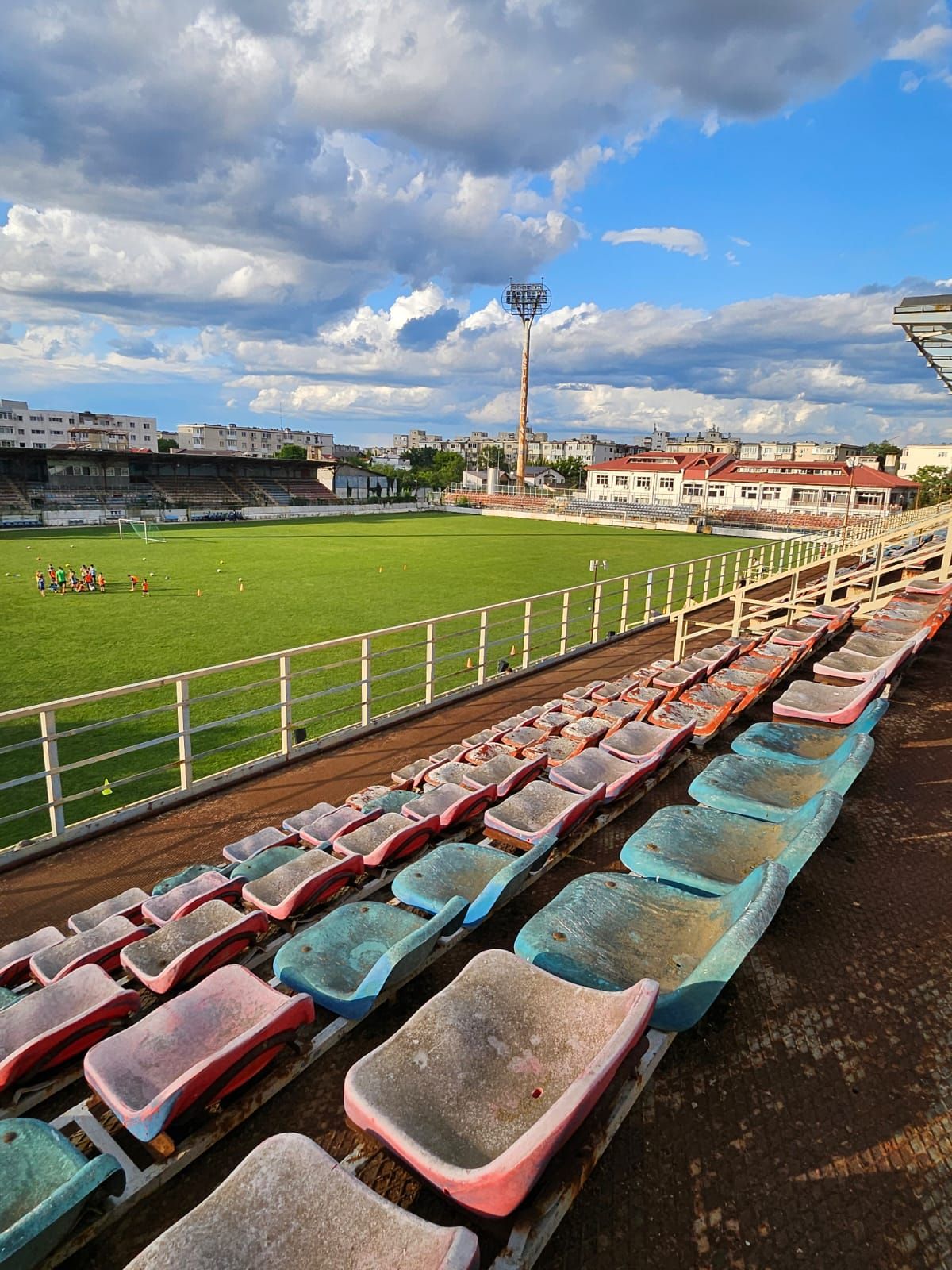 Atunci și acum! Cum arată stadionul Astra din Ploiești, unde Constantin Budescu dădea gol din parcare_4