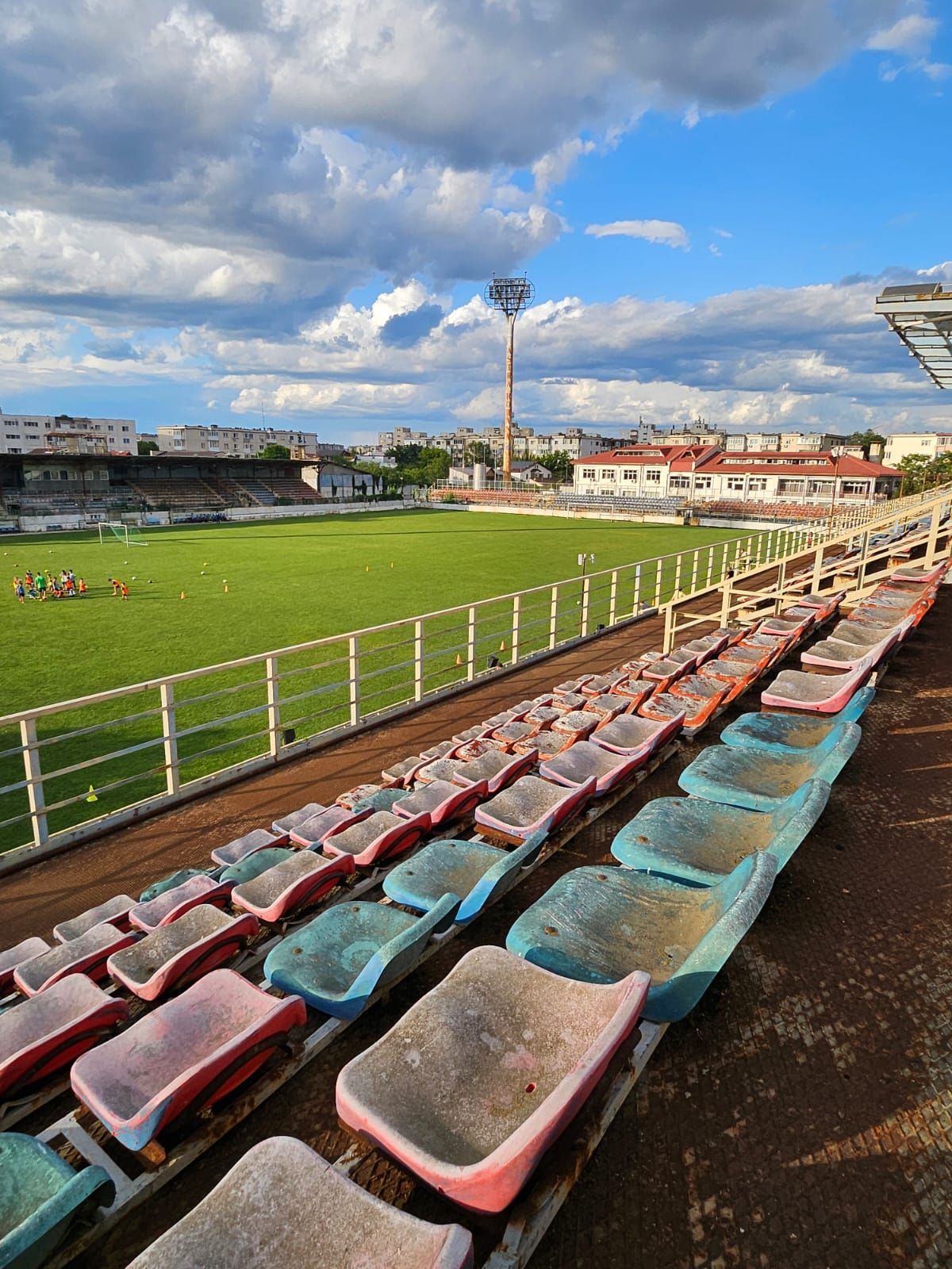 Atunci și acum! Cum arată stadionul Astra din Ploiești, unde Constantin Budescu dădea gol din parcare_7