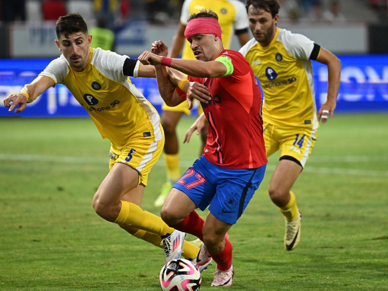 Maccabi Tel Aviv - FCSB 0-1. Baeten le aduce roș-albaștrilor calificarea în turul trei din preliminariile Champions League_17