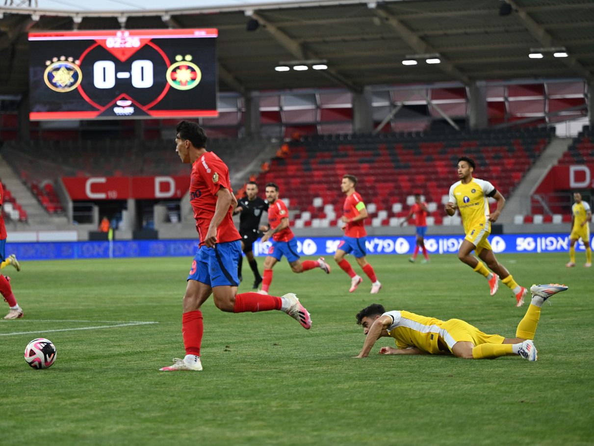 Maccabi Tel Aviv - FCSB 0-1. Baeten le aduce roș-albaștrilor calificarea în turul trei din preliminariile Champions League_3