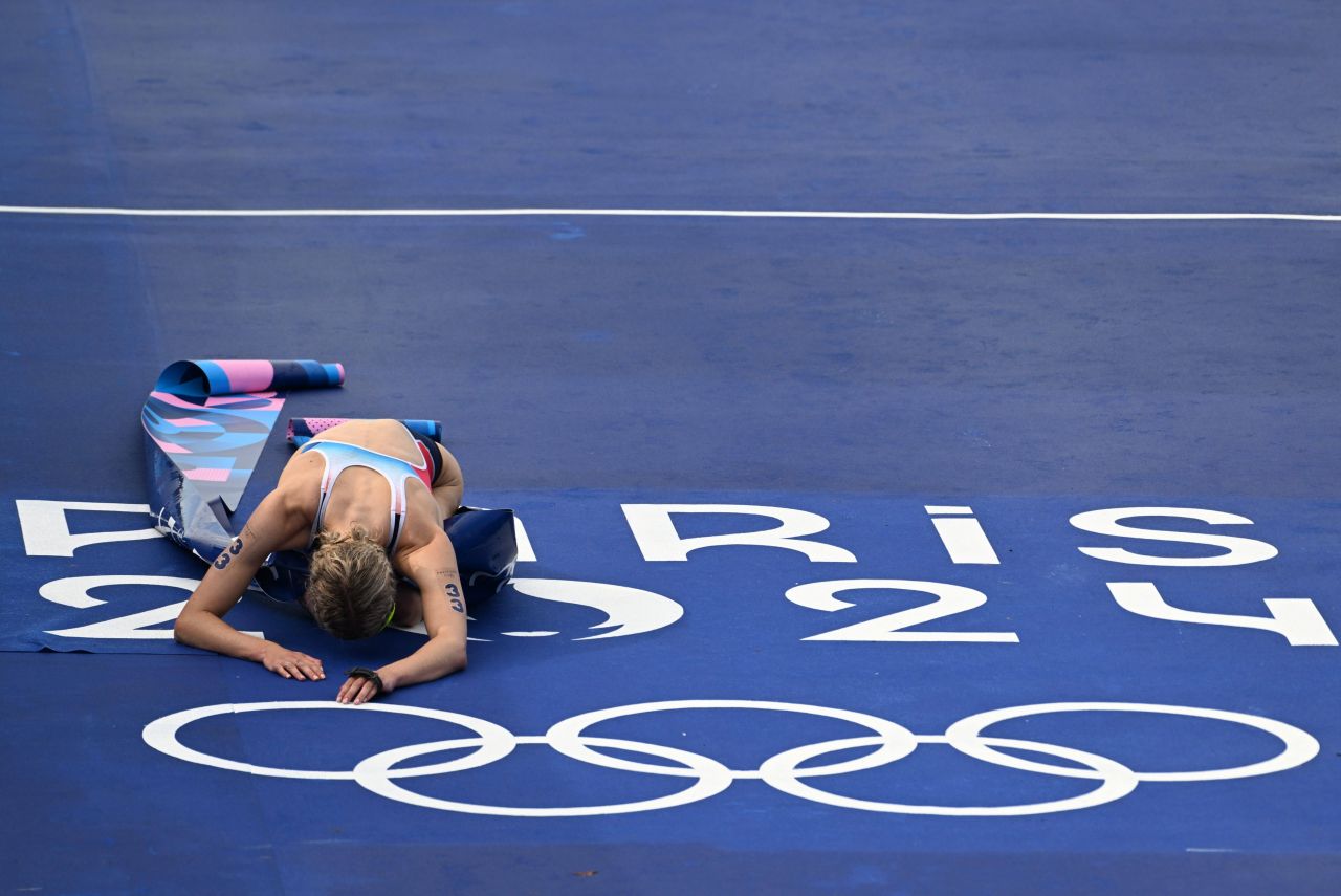 Cassandre Beaugrand, nume predestinat! Superba franțuzoaică este noua campioană olimpică la triatlon feminin_12