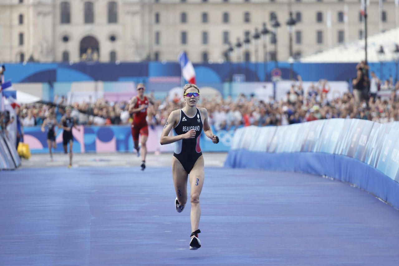 Cassandre Beaugrand, nume predestinat! Superba franțuzoaică este noua campioană olimpică la triatlon feminin_14