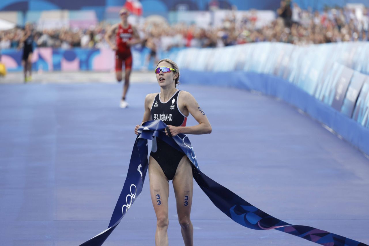 Cassandre Beaugrand, nume predestinat! Superba franțuzoaică este noua campioană olimpică la triatlon feminin_15