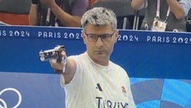 
	Turcul și pistolul! Cu ce look neobișnuit a câștigat Yusuf Dikec argintul olimpic la tir
