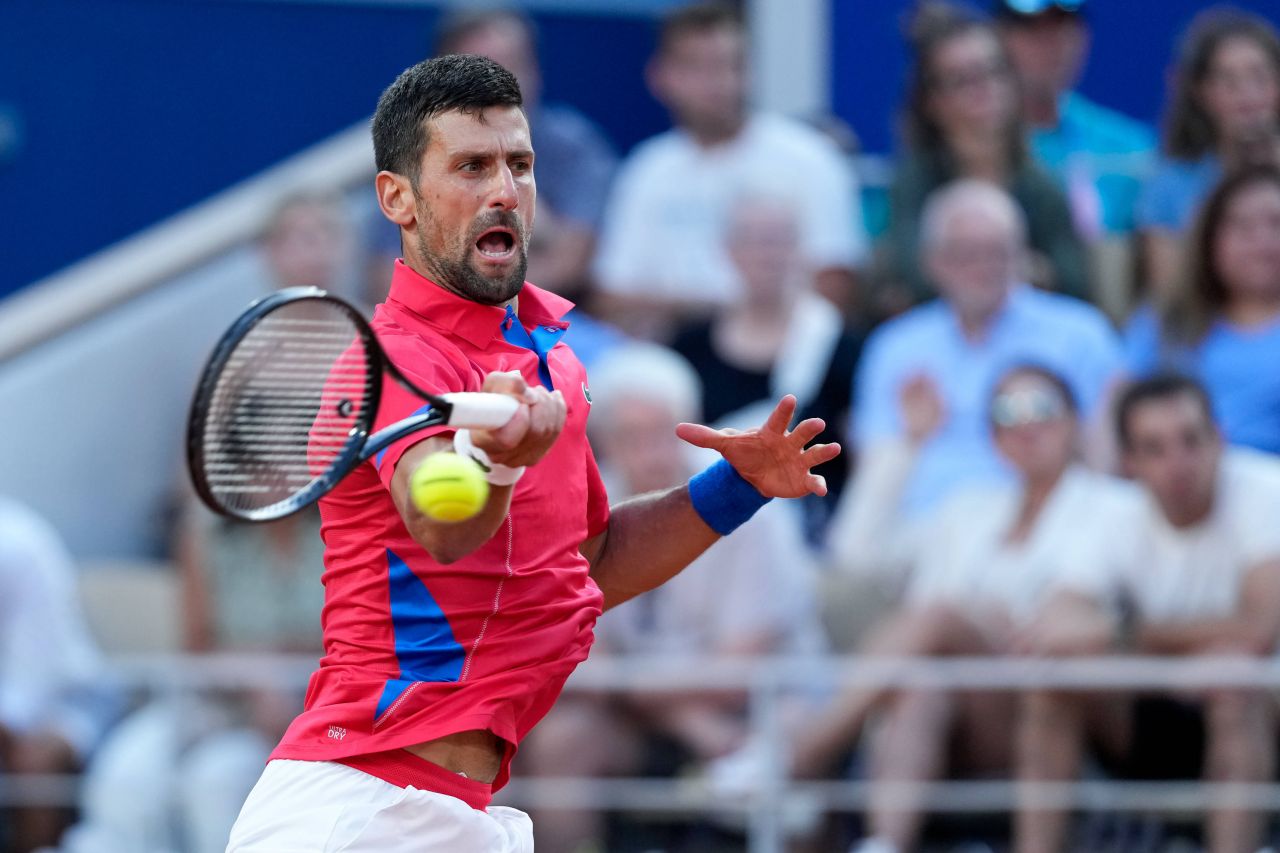 Novak Djokovic s-a prăbușit pe teren și a plâns după calificarea în finală la JO 2024! Cu cine se va bate pentru aurul olimpic_16