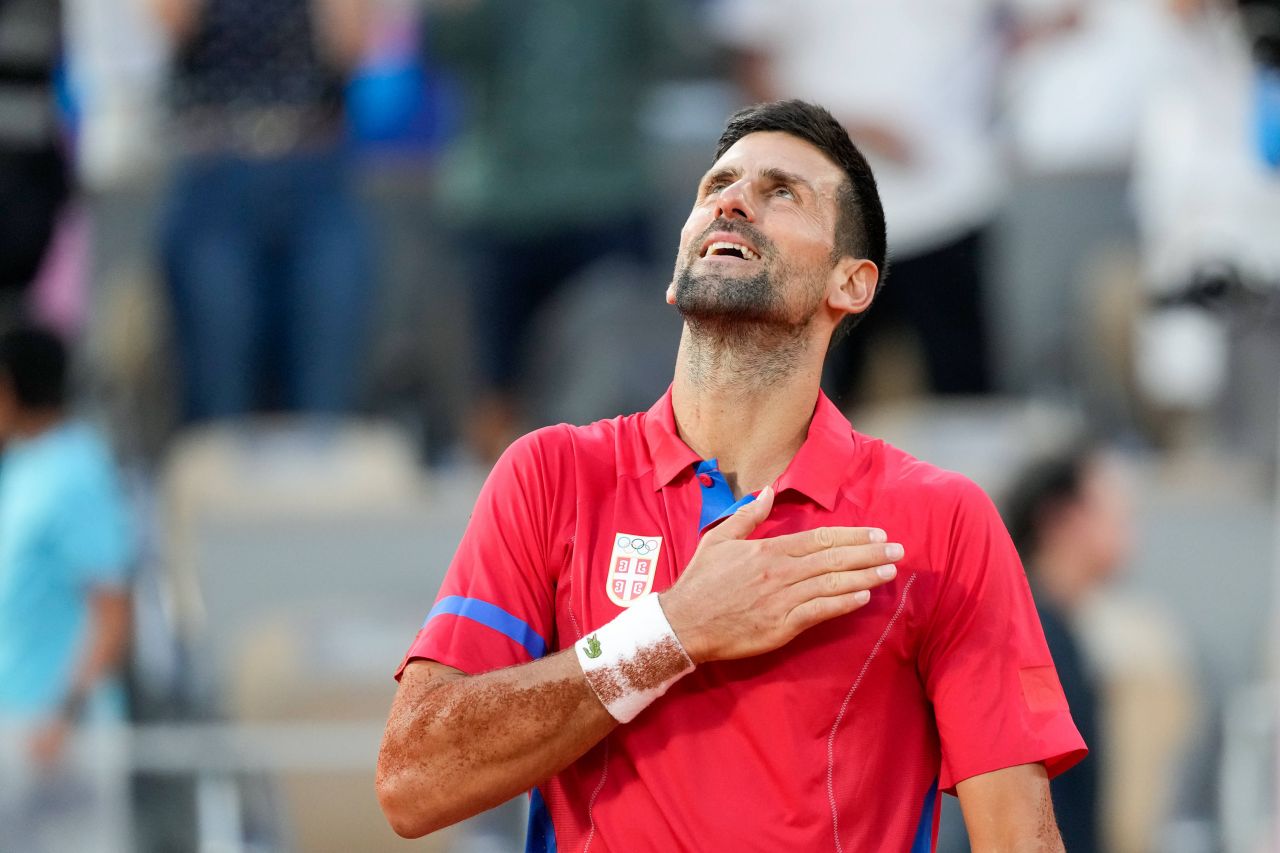 Novak Djokovic s-a prăbușit pe teren și a plâns după calificarea în finală la JO 2024! Cu cine se va bate pentru aurul olimpic_8