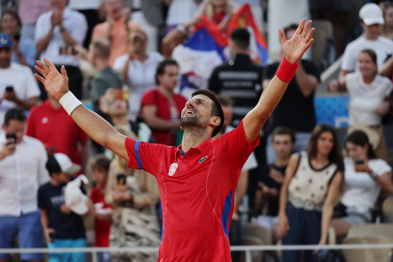 Novak Djokovic s-a prăbușit pe teren și a plâns după calificarea în finală la JO 2024! Cu cine se va bate pentru aurul olimpic_10