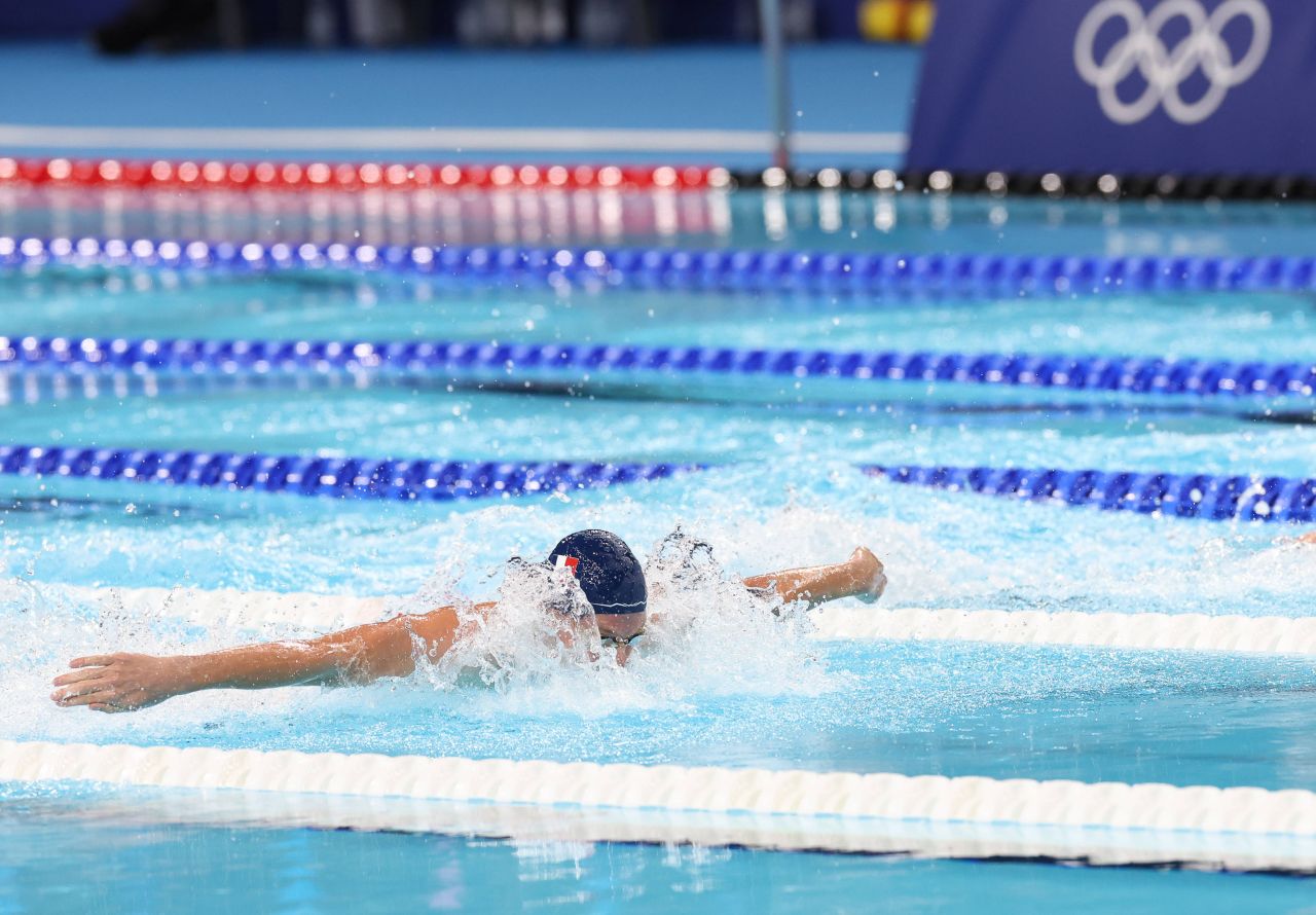 Leon Marchand este starul Jocurilor Olimpice! Înotătorul francez a ajuns la 4 medalii de aur cucerite la Paris_3