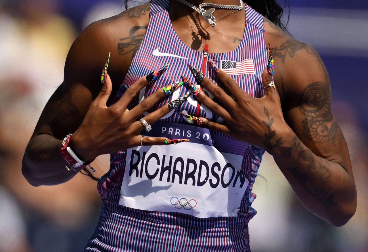 Sha'Carri Richardson, marea favorită azi la aurul olimpic de la 100 m, este o apariție! Piercing-uri și tatuaje peste tot + o suspendare pentru canabis_43