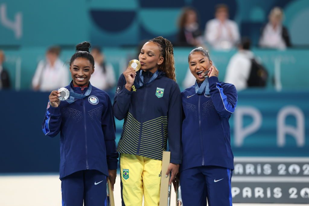 Michelle Obama le apără pe Simone Biles și Jordan Chiles după momentul "literalmente dezgustător" de la Olimpiadă_3