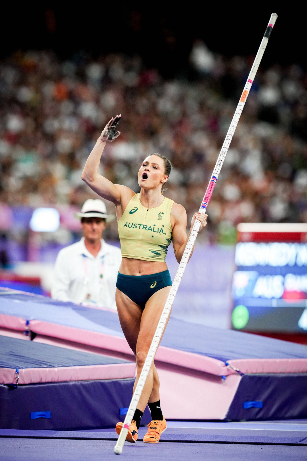 A ratat finala la Tokyo, iar acum a devenit campioană olimpică la Paris!_14