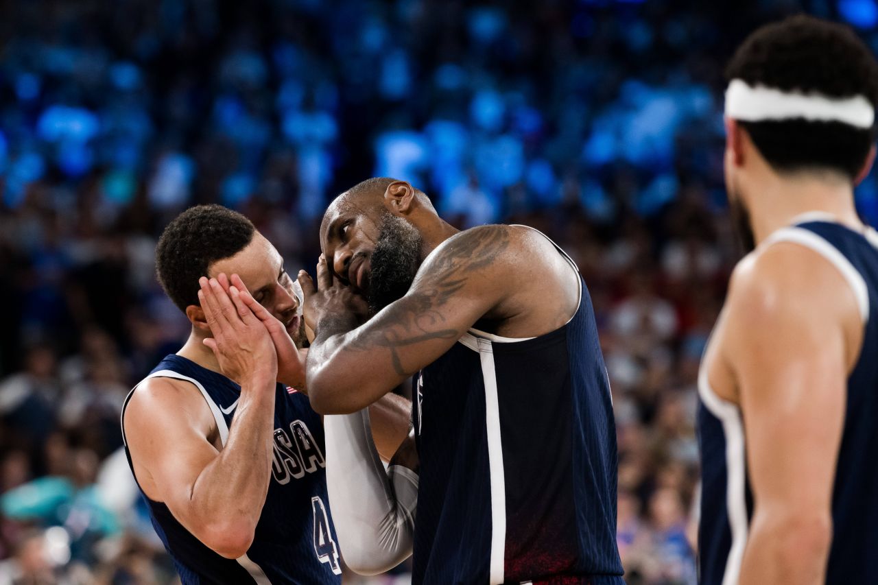 SUA x LeBron James, aur olimpic la baschet! Gazdele, cu Wembanyama în frunte, au fost neputincioase _8