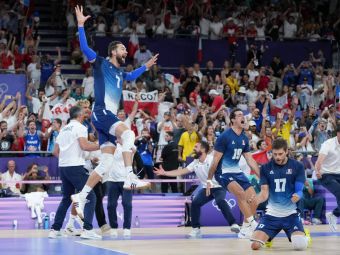 
	Franța mai și câștigă aurul la sporturile de echipă! Gazdele JO au pierdut însă finalele la fotbal masculin, handbal feminin sau baschet masculin
