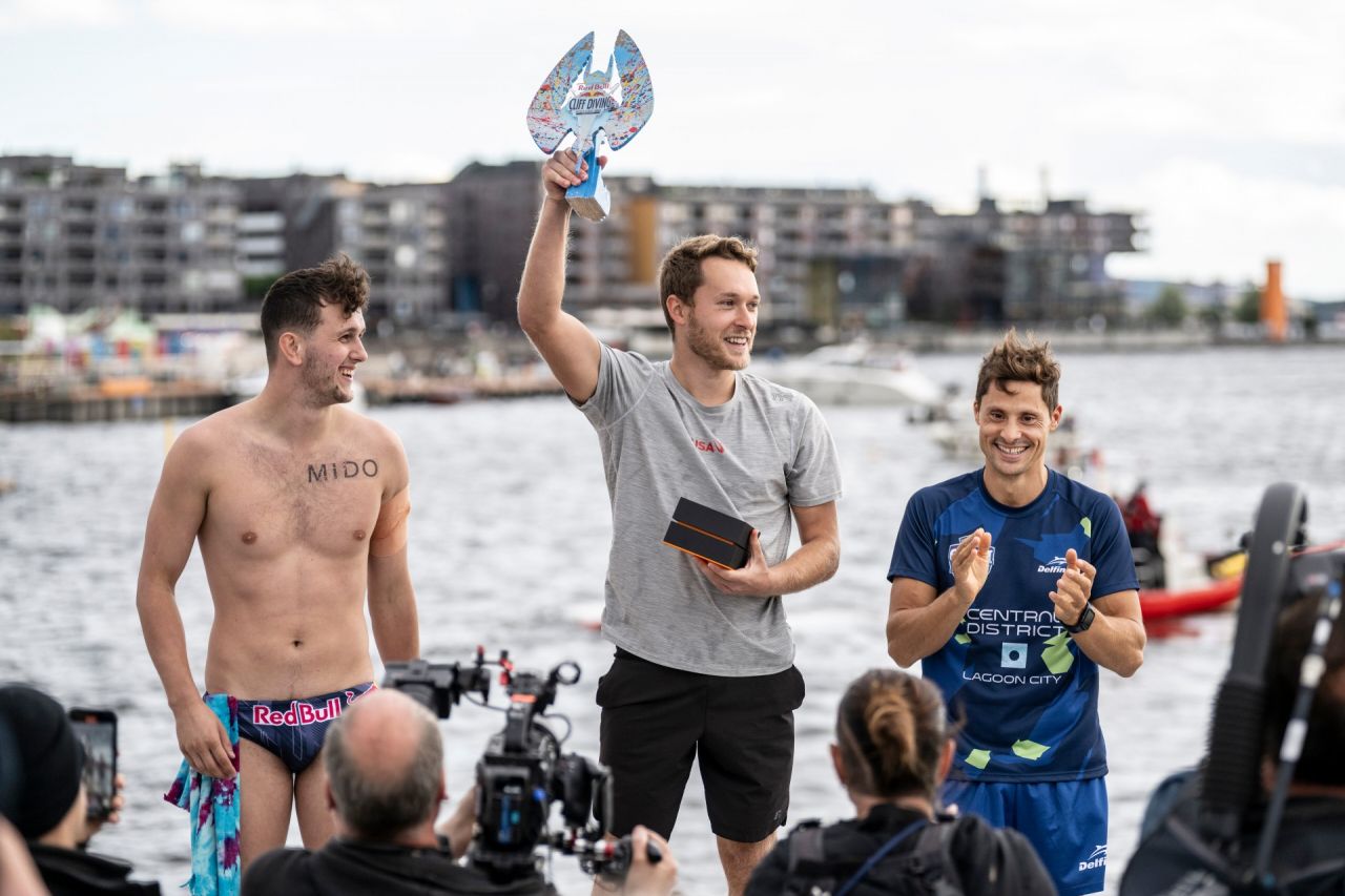 Medalie de bronz! Constantin Popovici rămâne în lupta pentru un nou titlu în Seria Mondială Red Bull Cliff Diving _13