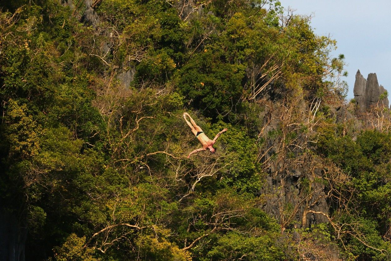 Medalie de bronz! Constantin Popovici rămâne în lupta pentru un nou titlu în Seria Mondială Red Bull Cliff Diving _4