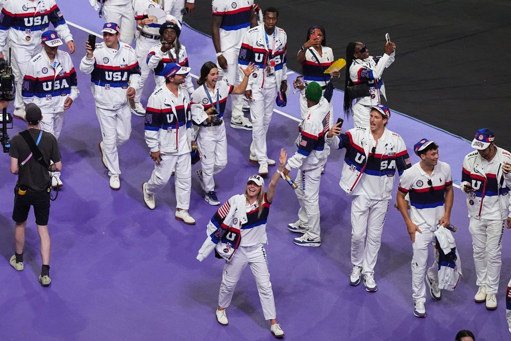 Ceremonie grandioasă la încheierea Jocurilor Olimpice de la Paris! Mihaela Cambei a purtat drapelul României_14