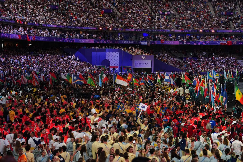 Ceremonie grandioasă la încheierea Jocurilor Olimpice de la Paris! Mihaela Cambei a purtat drapelul României_6