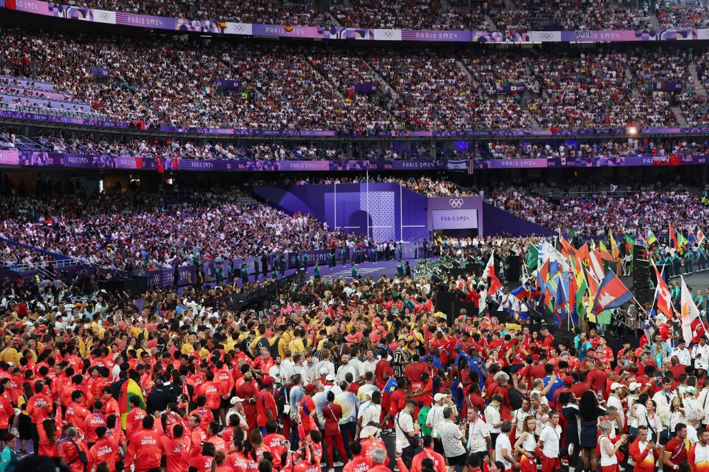 Ceremonie grandioasă la încheierea Jocurilor Olimpice de la Paris! Mihaela Cambei a purtat drapelul României_8