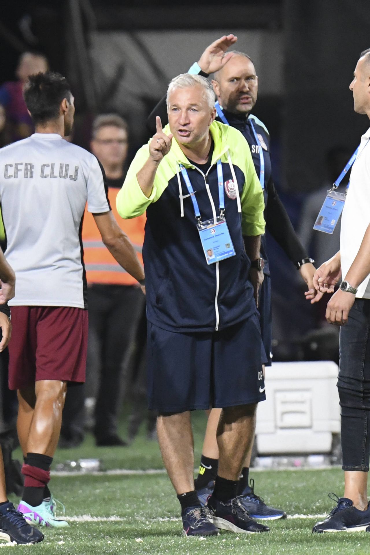 Dan Petrescu își explică criza de nervi: "Asta m-a supărat! Numai pe capul meu a stat" + avertisment pentru Louis Munteanu_11