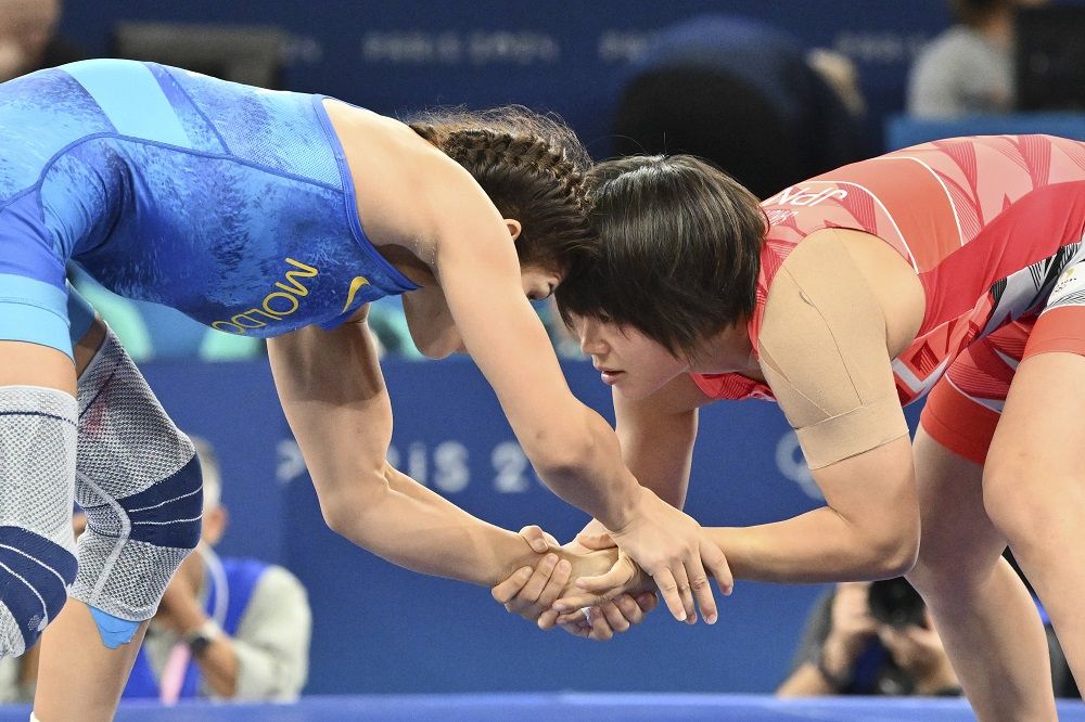 Anastasia Nichita, vicecampioana olimpică din Moldova, este Miss JO 2024! ”Mă băgam în faţa mamei şi îl rugam pe tata să n-o bată”_38