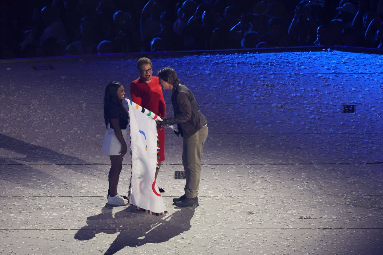 Tom Cruise, cascadorii spectaculoase la ceremonia de închidere a Jocurilor Olimpice de la Paris_5