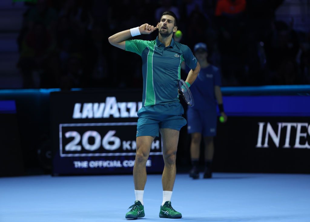 A făcut o pauză de la celebrul regim. Imagini rarisime cu Novak Djokovic sărbătorind medalia de aur cucerită la Paris_34