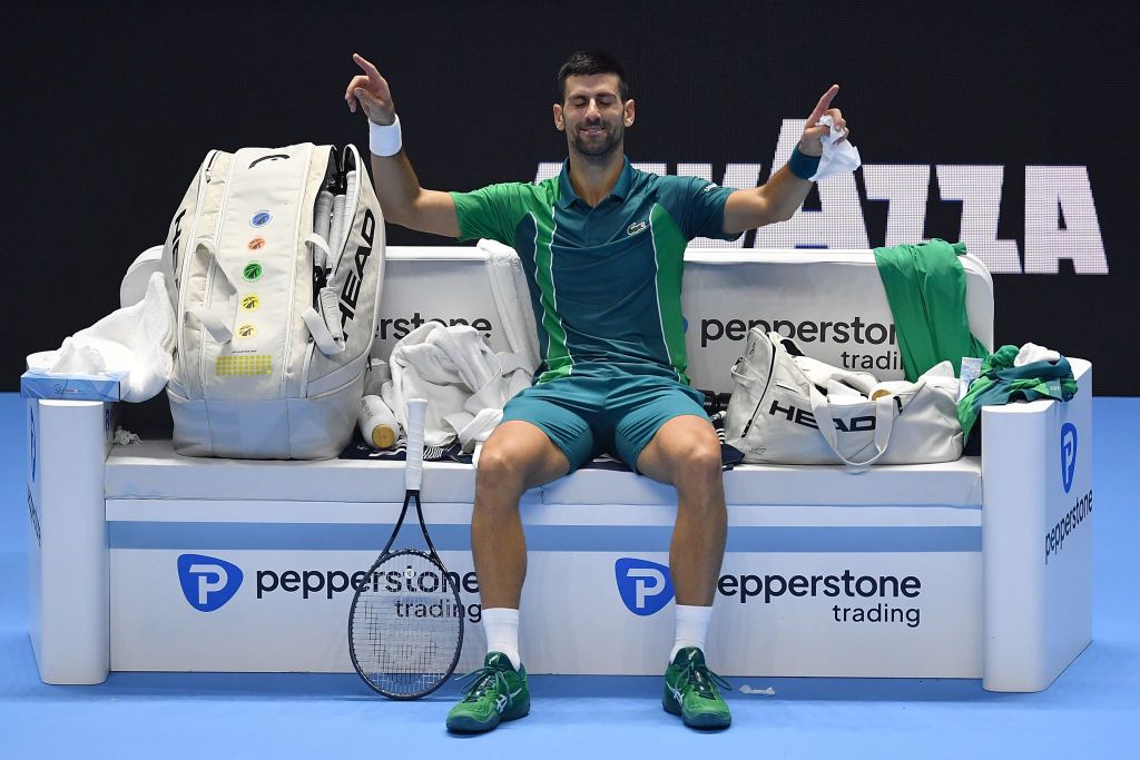 A făcut o pauză de la celebrul regim. Imagini rarisime cu Novak Djokovic sărbătorind medalia de aur cucerită la Paris_35