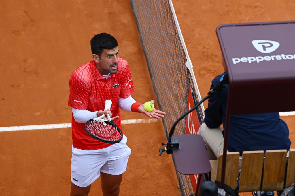 A făcut o pauză de la celebrul regim. Imagini rarisime cu Novak Djokovic sărbătorind medalia de aur cucerită la Paris_53