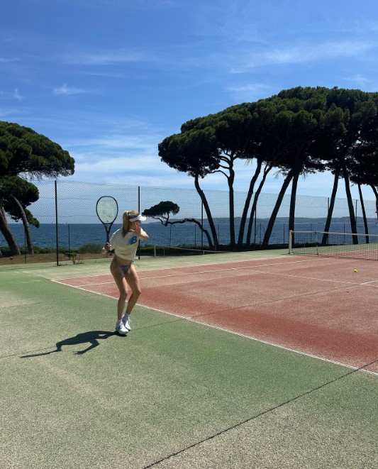 „De la tenis la OnlyFans, e trist!” Eugenie Bouchard a jucat tenis în chiloți, în Saint-Tropez și a fost criticată de fani_4